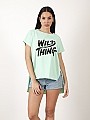 Γυναικεία μπλούζα t-shirt με στάμπα "wild thing" πιο μακριά πίσω και κοντό μανίκι | Βεραμάν