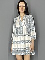 Γυναικείο mini φόρεμα ETHNIC STYLE με βολάν με βάση το λευκό χρώμα | Πετρόλ