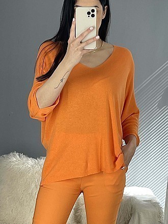 Γυναικεία μπλούζα ψιλό πλεκτό με κοντό μανίκι τύπου νυχτερίδα και Ve λαιμόκοψη | Πορτοκαλί