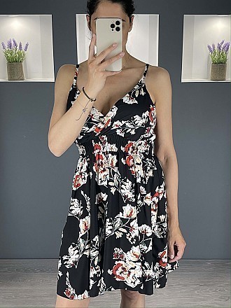 Γυναικείο mini φόρεμα floral με ραντάκι τύπου κρουαζέ | Μαύρο