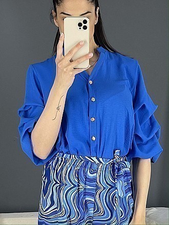 Γυναικείο πουκάμισο μονόχρωμο ασύμμετρο με σουρα στο μανίκι | Μπλε
