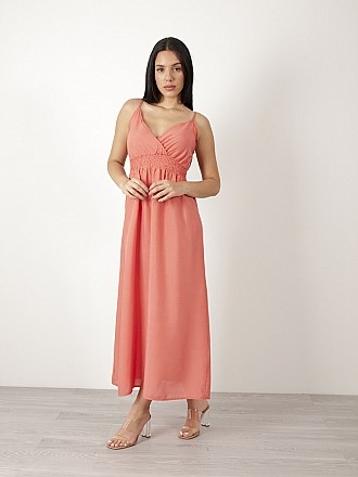 Φόρεμα maxi αέρινο κρουαζέ με λάστιχο στη μέση και τιράντες | Κοραλλί