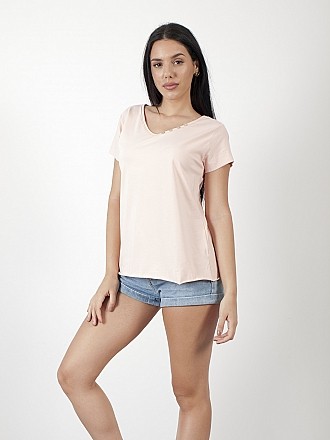 Γυναικεία μπλούζα t-shirt με διακοσμητικά κουμπιά στη λαιμόκοψη και κοντό μανίκι | Ροζ