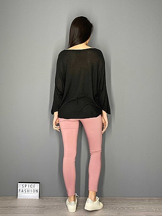 Γυναικεία μπλούζα ψιλό πλεκτό τύπου νυχτερίδα με V λαιμόκοψη σε άνετη γραμμή | Μαύρο