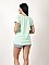 Γυναικεία μπλούζα t-shirt με στάμπα "ONE" στο τέλειωμα μακριά σε άνετη γραμμή και κοντό μανίκι | Βεραμάν